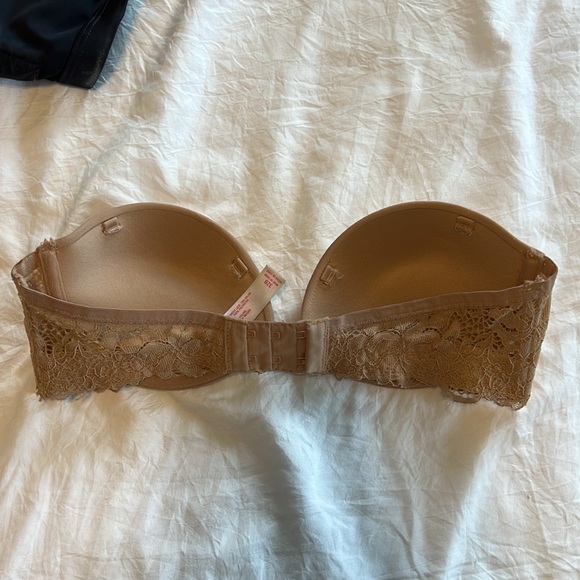 Women’s Bra - Picture 2 of 3